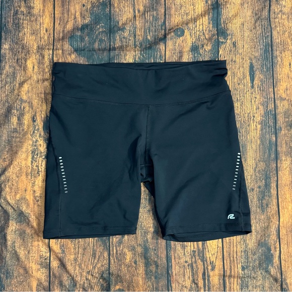 ROAD RUNNER Compression 8” Short in Black XL - Picture 2 of 7